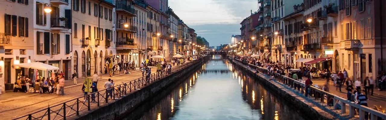 Home Suite Home - Super Attic Suite -With Free Parking - Zone Iulm & Naba & Navigli - Metro Subway Romolo Italy